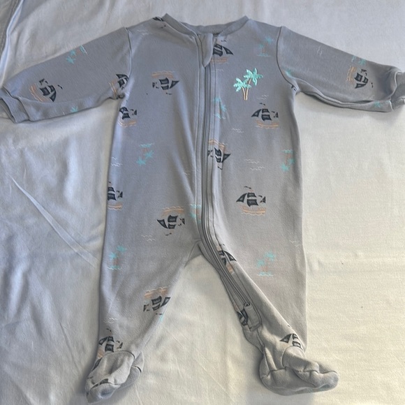 Pekkle - Gray organic cotton onesie sleeper with pirate ships/embroidered palm - Picture 1 of 2